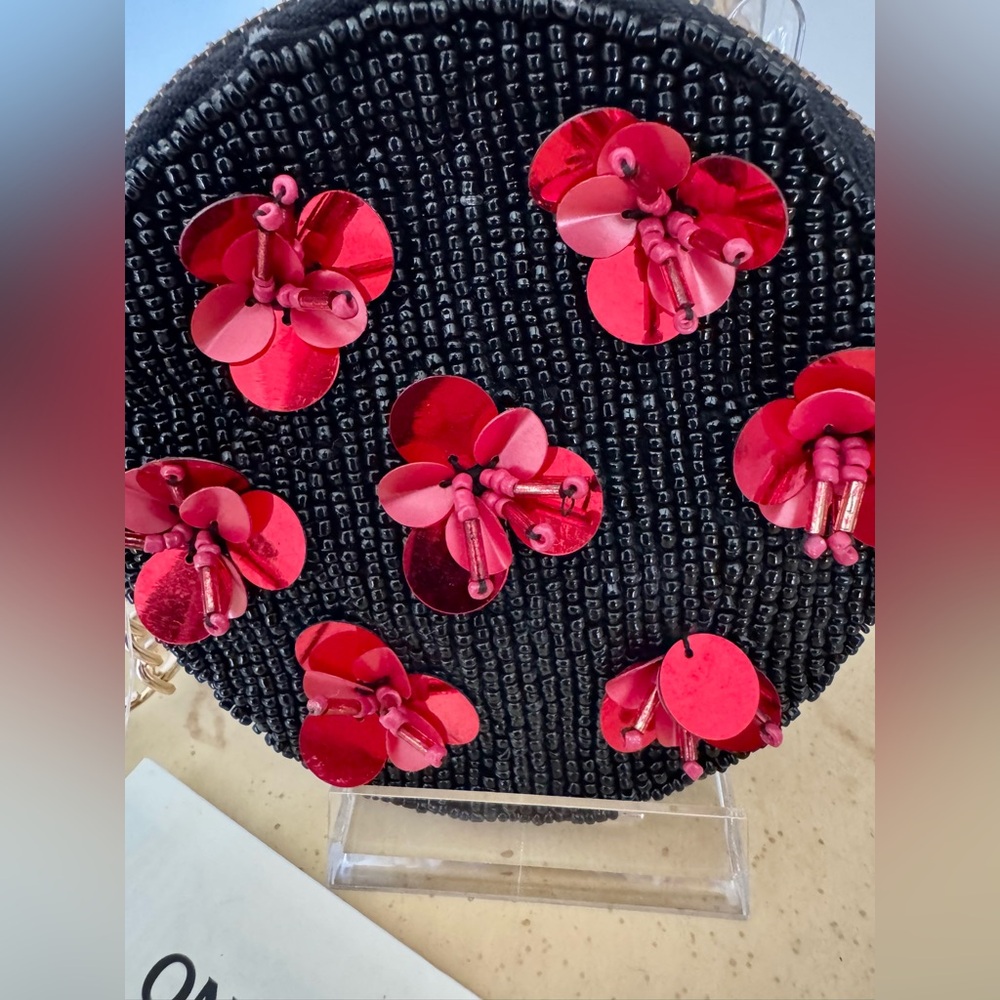 ON 34TH RED AND BLACK BEADED COIN PURSE NWT - Picture 2 of 5